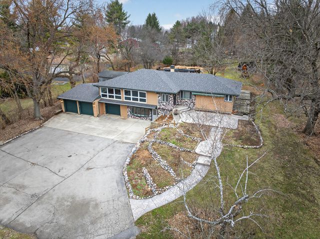 38W042 Silver Glen Road, St. Charles, IL 60175