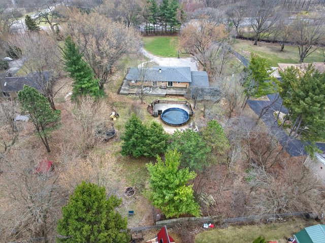 38W042 Silver Glen Road, St. Charles, IL 60175