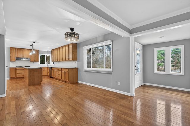 38W042 Silver Glen Road, St. Charles, IL 60175