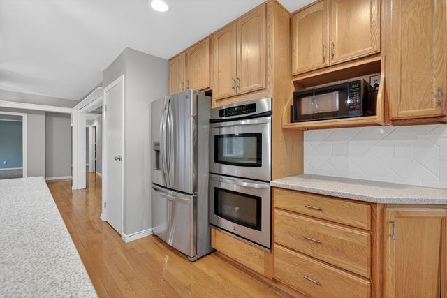 38W042 Silver Glen Road, St. Charles, IL 60175