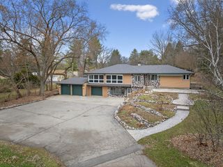 38W042 Silver Glen Road, St. Charles, IL 60175