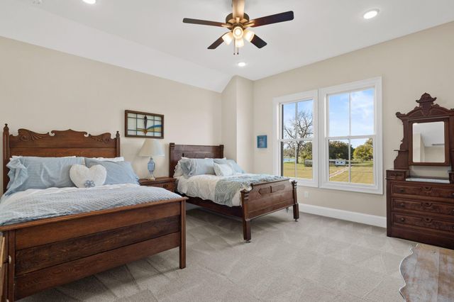 7341 County Road 27, Damon, TX 77430