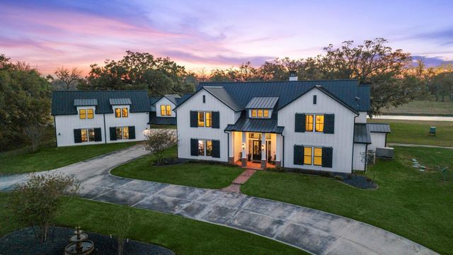 7341 County Road 27, Damon, TX 77430