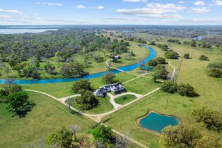 7341 County Road 27, Damon, TX 77430