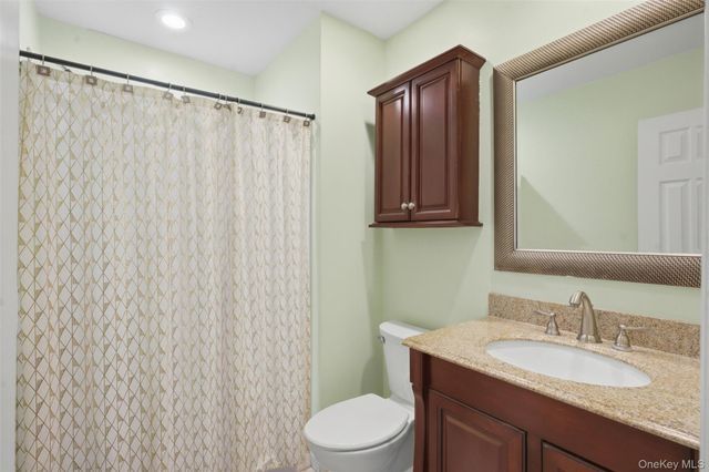 20 Yorkshire Terrace, Washingtonville, NY 10992