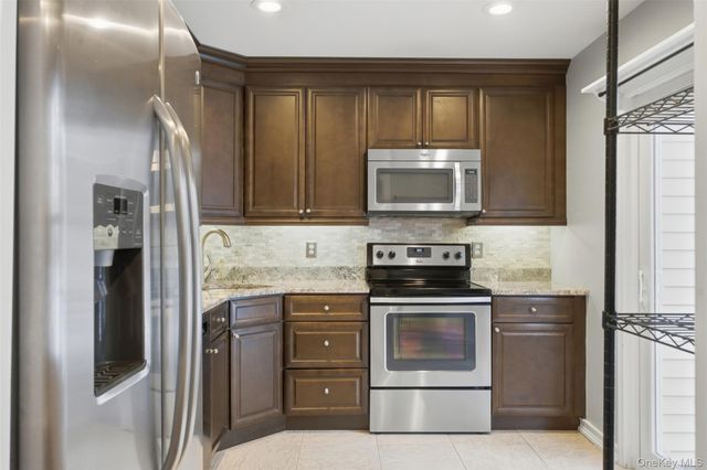 20 Yorkshire Terrace, Washingtonville, NY 10992