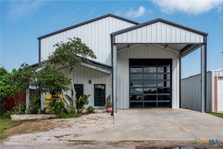 804 W Tyler Avenue, Port O'connor, TX 77982