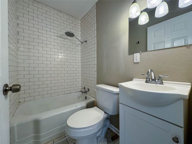 229 W Sycamore Street, Denton, TX 76201