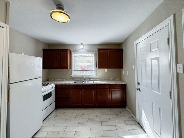 229 W Sycamore Street, Denton, TX 76201