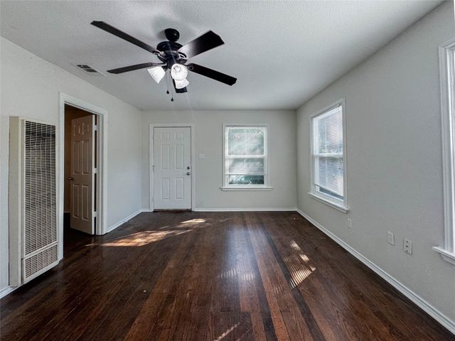 229 W Sycamore Street, Denton, TX 76201