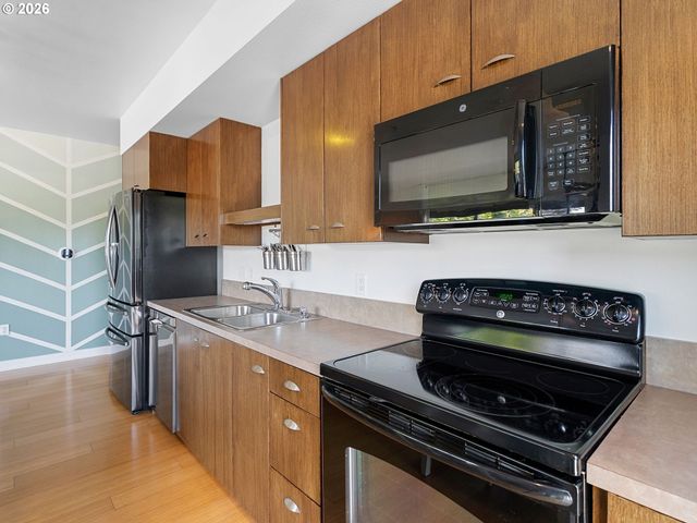 3970 N INTERSTATE Ave 301, Portland, OR 97227