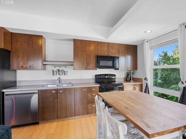 3970 N INTERSTATE Ave 301, Portland, OR 97227