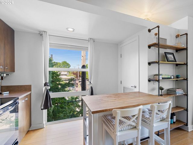 3970 N INTERSTATE Ave 301, Portland, OR 97227