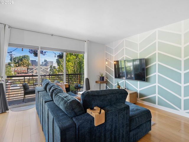 3970 N INTERSTATE Ave 301, Portland, OR 97227