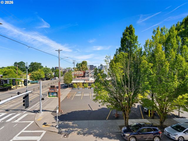 3970 N INTERSTATE Ave 301, Portland, OR 97227