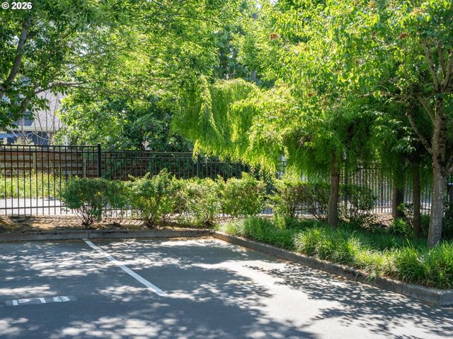 3970 N INTERSTATE Ave 301, Portland, OR 97227