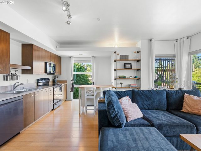 3970 N INTERSTATE Ave 301, Portland, OR 97227