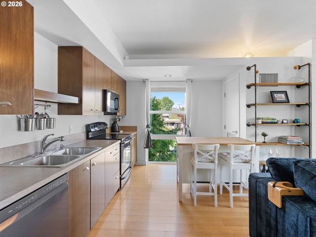 3970 N INTERSTATE Ave 301, Portland, OR 97227