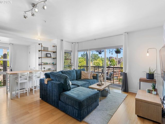 3970 N INTERSTATE Ave 301, Portland, OR 97227