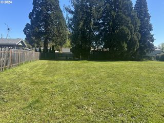 514 E MELODY Ln, Newberg, OR 97132