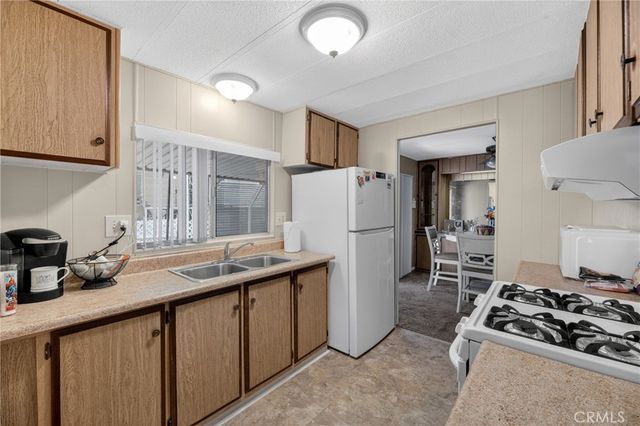 725 W THORNTON Avenue 139, Hemet, CA 92543