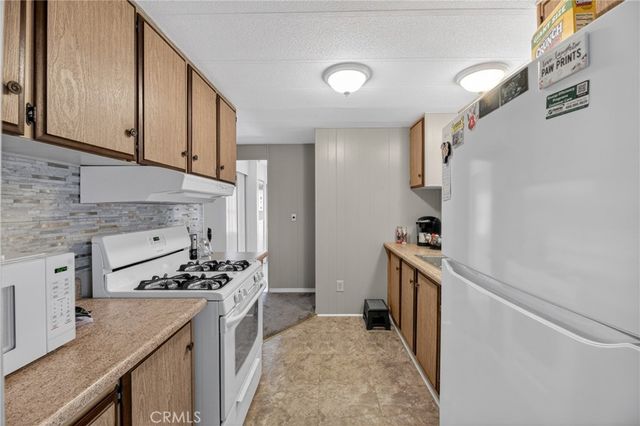 725 W THORNTON Avenue 139, Hemet, CA 92543