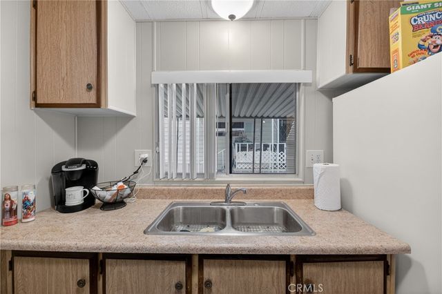 725 W THORNTON Avenue 139, Hemet, CA 92543
