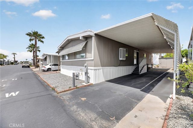 725 W THORNTON Avenue 139, Hemet, CA 92543