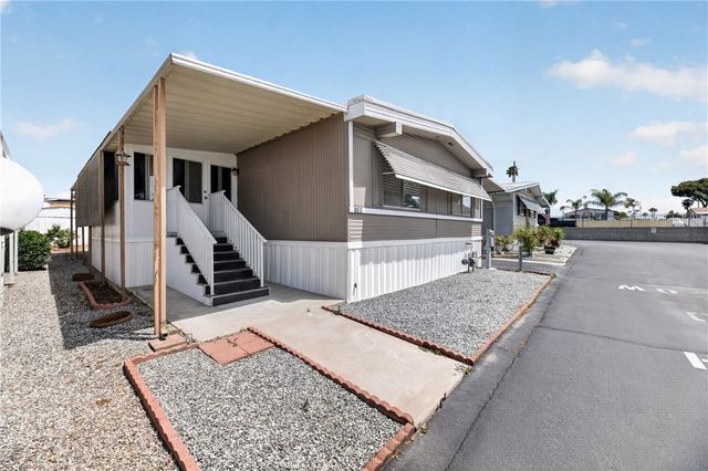 725 W THORNTON Avenue 139, Hemet, CA 92543