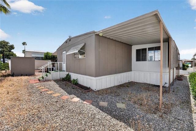 725 W THORNTON Avenue 139, Hemet, CA 92543