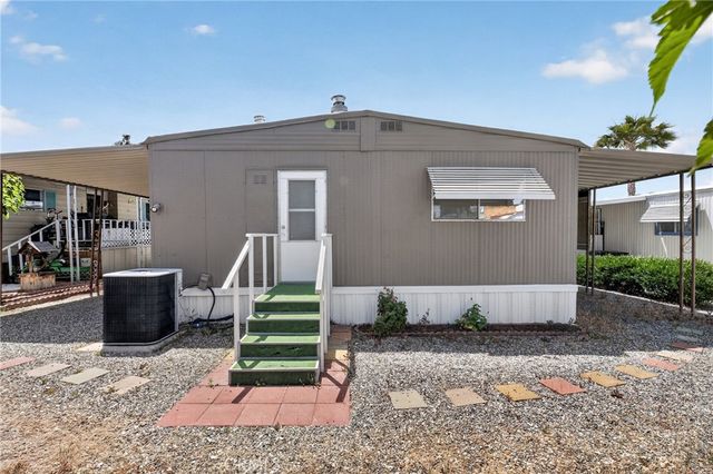 725 W THORNTON Avenue 139, Hemet, CA 92543