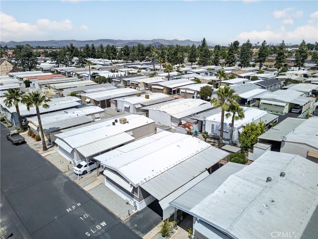 725 W THORNTON Avenue 139, Hemet, CA 92543