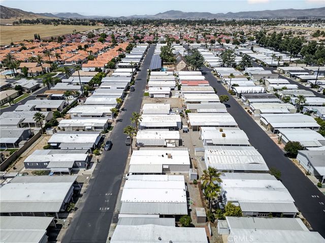 725 W THORNTON Avenue 139, Hemet, CA 92543