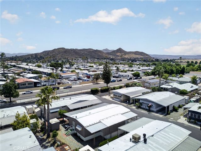 725 W THORNTON Avenue 139, Hemet, CA 92543