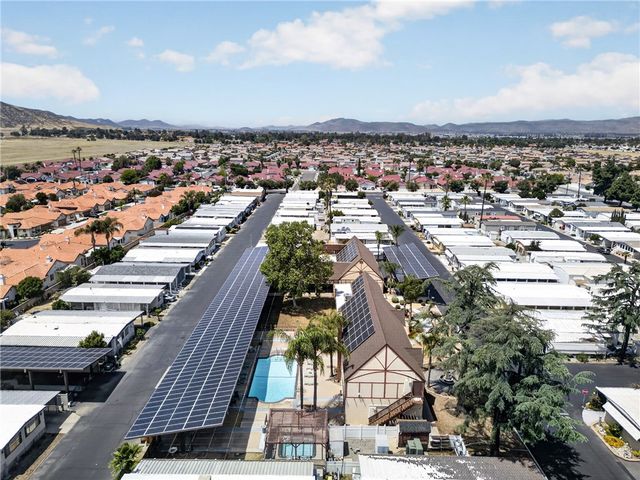 725 W THORNTON Avenue 139, Hemet, CA 92543