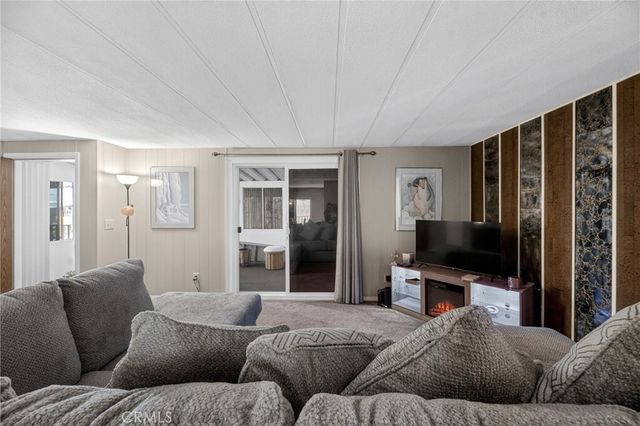 725 W THORNTON Avenue 139, Hemet, CA 92543