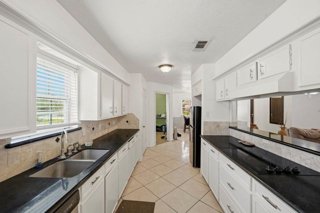 11707 Moltere Drive, Houston, TX 77065