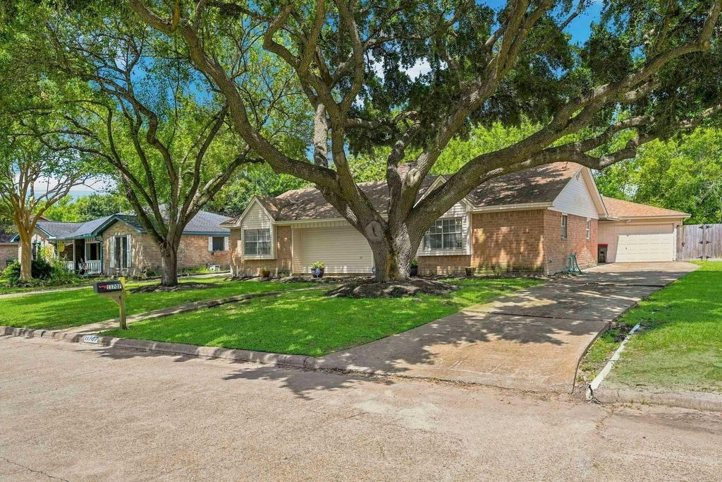 11707 Moltere Drive, Houston, TX 77065