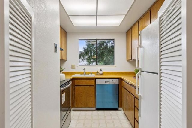 1001 E Evelyn Terrace 158, Sunnyvale, CA 94086
