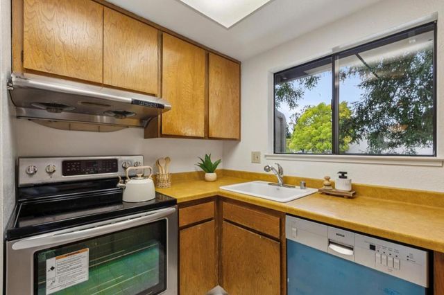 1001 E Evelyn Terrace 158, Sunnyvale, CA 94086