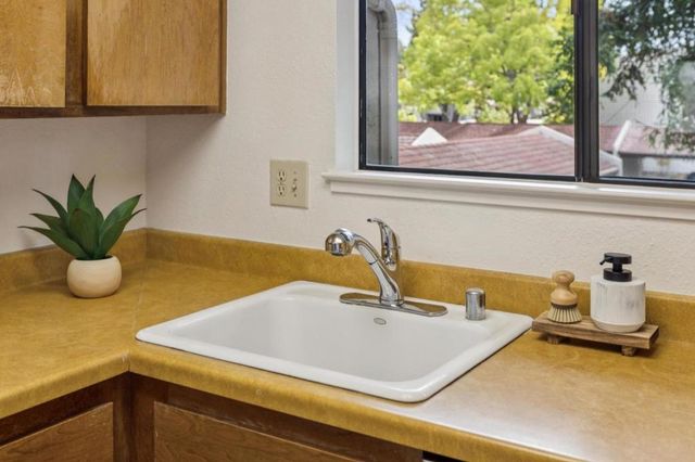 1001 E Evelyn Terrace 158, Sunnyvale, CA 94086
