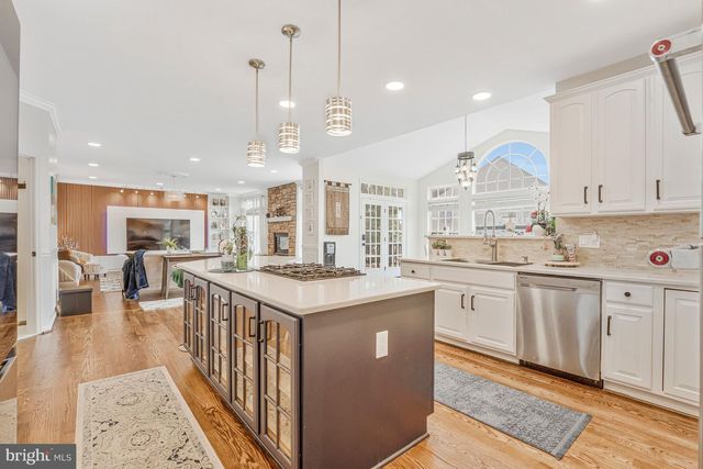 10491 MANNS HARBOR CT, Gainesville, VA 20155