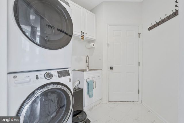 10491 MANNS HARBOR CT, Gainesville, VA 20155
