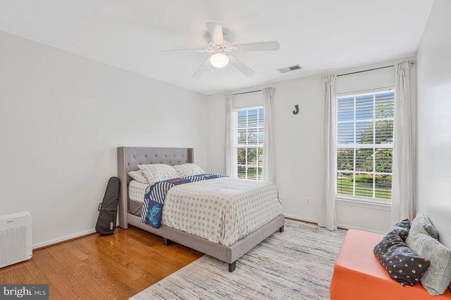 10491 MANNS HARBOR CT, Gainesville, VA 20155