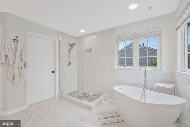 10491 MANNS HARBOR CT, Gainesville, VA 20155