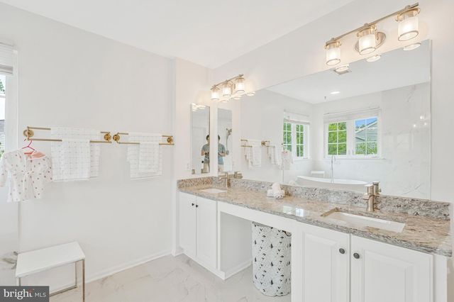 10491 MANNS HARBOR CT, Gainesville, VA 20155
