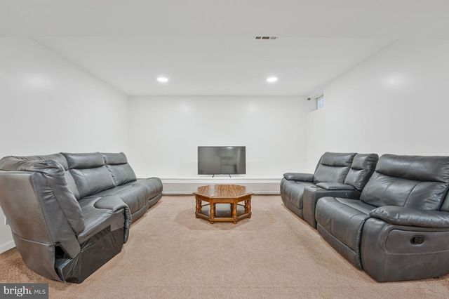 10491 MANNS HARBOR CT, Gainesville, VA 20155