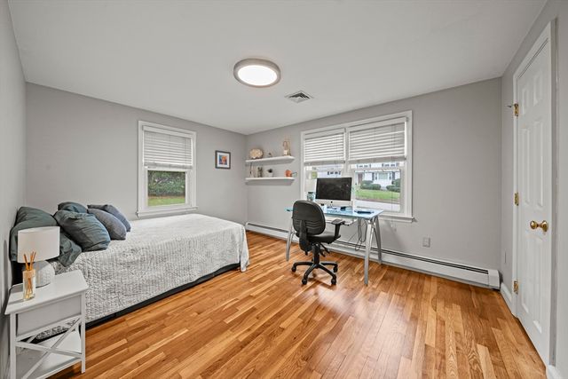 10 Newhall Rd, Lynnfield, MA 01940