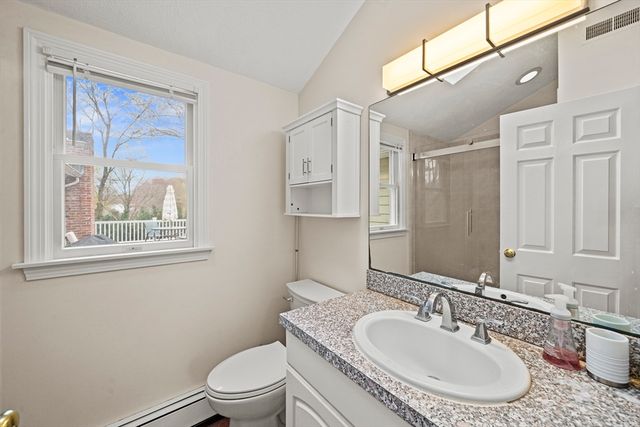 10 Newhall Rd, Lynnfield, MA 01940