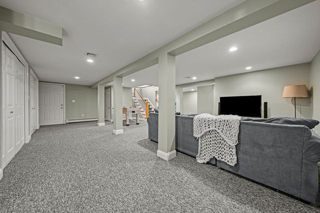 10 Newhall Rd, Lynnfield, MA 01940